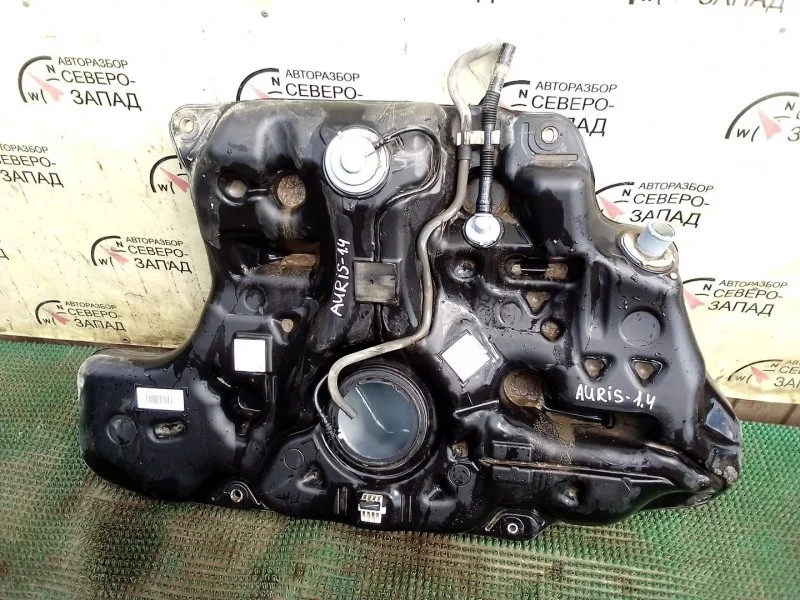 Бензобак Toyota Auris 7700112B60 ZRE151 1ZR