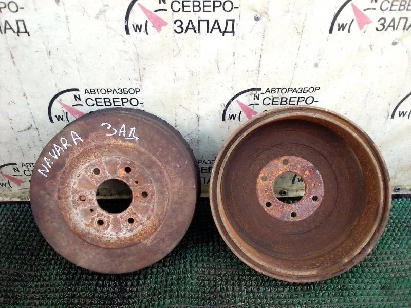 Барабан тормозной Nissan Navara 43206EB360 D40 YD25DDTI, передний