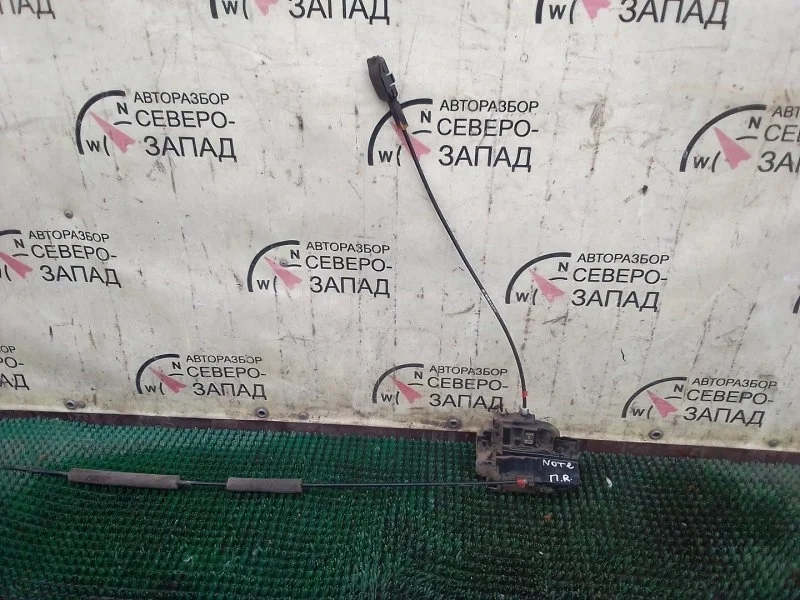 Замок двери Nissan Note 805009U100 E11 HR16DE, передний правый