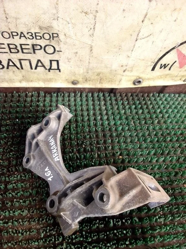 Кронштейн Renault Arkana 117102094R XJC H4ME441
