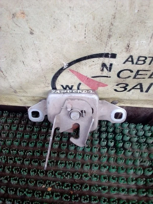 Замок капота Renault Sandero 6001547332 BS11 K7MF710