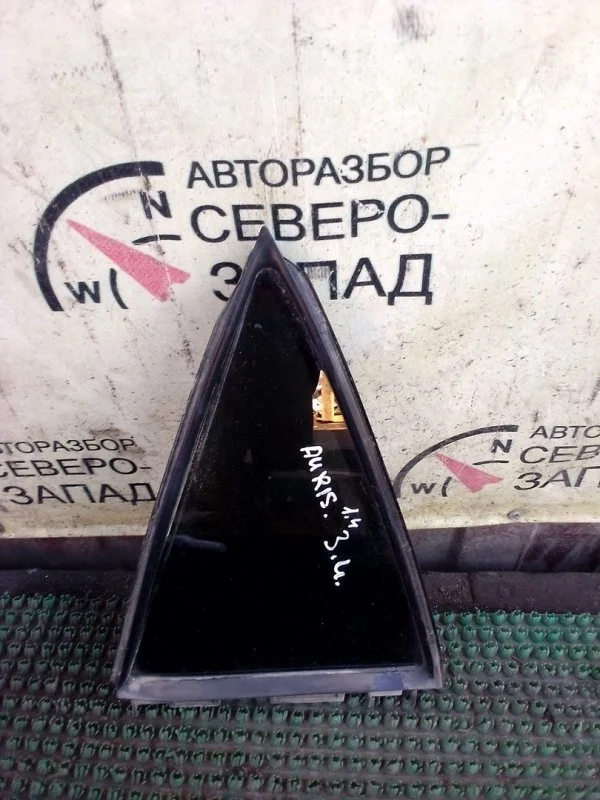 Форточка двери Toyota Auris 6812402170 ZRE151 1ZR, задняя левая