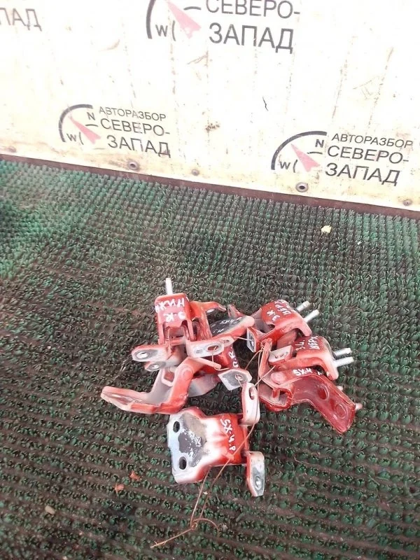 Петля дверная Suzuki SX4 6932063J00 YA21S, передняя правая