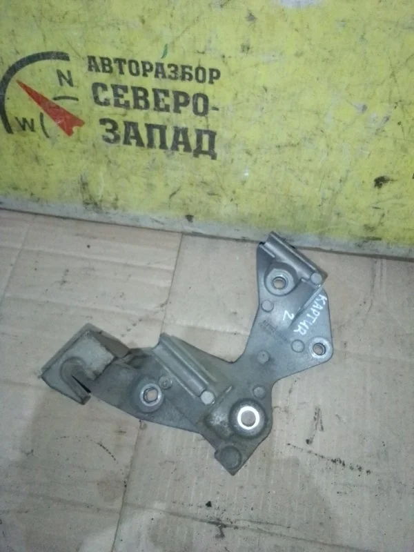 Кронштейн генератора Renault Kaptur 117102094R H4MD438