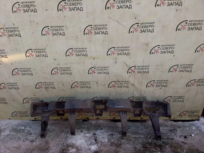 Усилитель бампера Nissan Terrano 8502400Q0A D10, задний