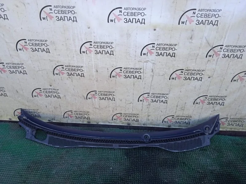 Жабо Renault Kaptur 668118163R