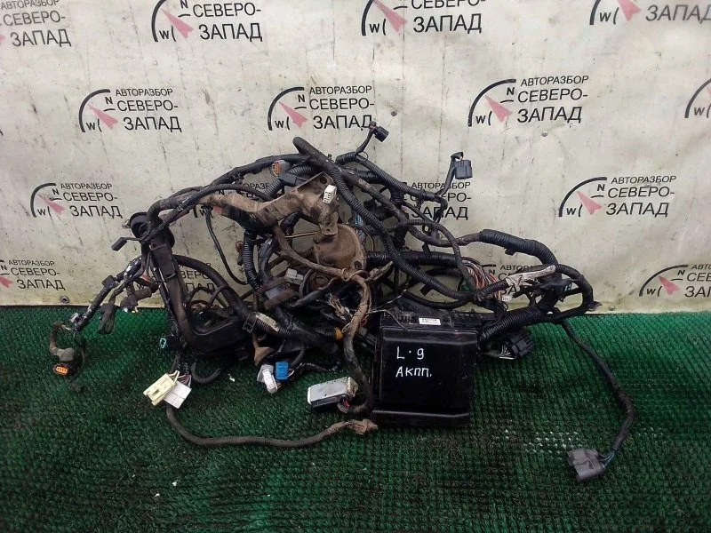 Блок предохранителей Mitsubishi Lancer MR587873 CS