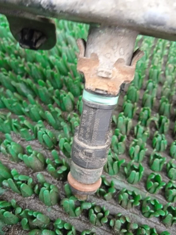 Форсунка топливная Nissan X-Trail 16600JA000 T31