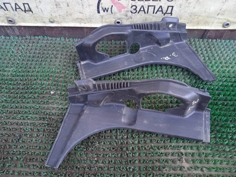 Обшивка багажника Toyota Land Cruiser 6443960011 VDJ200 1VD, правая