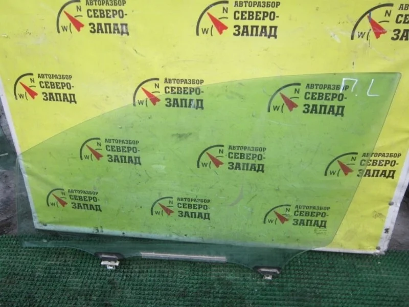 Стекло Toyota Auris 6810202230 ZRE151 1ZR, переднее левое