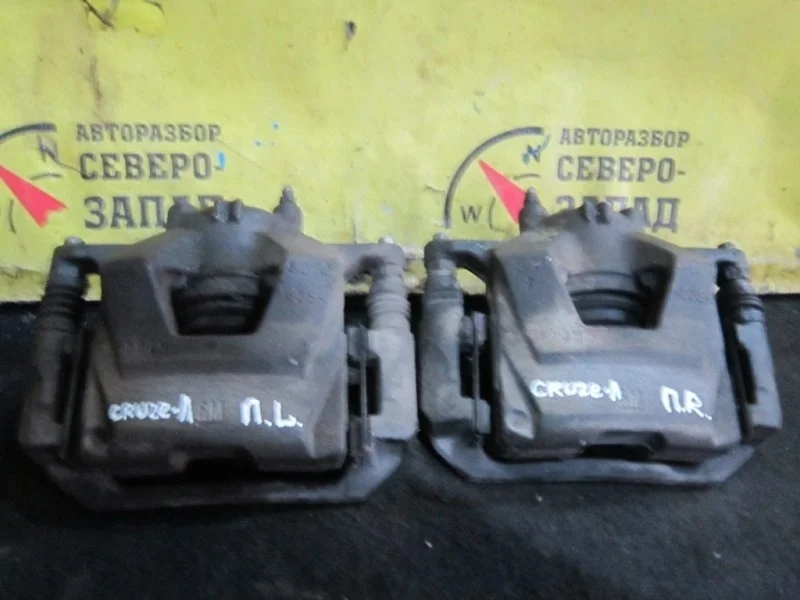 Суппорт Chevrolet Cruze 13301190 J300 F16D3, передний правый