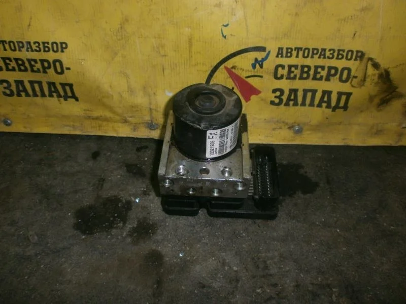 Блок управления ABS Chevrolet Cruze 13321959 J300 F16D3