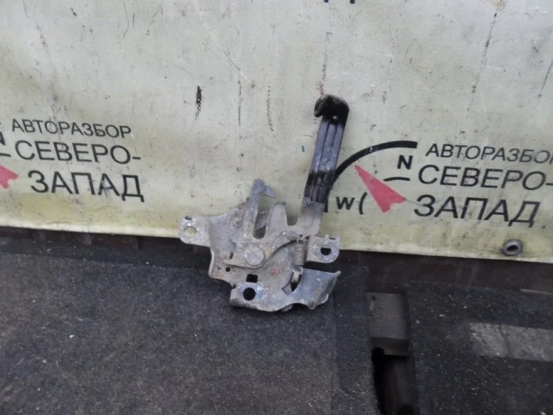 Замок капота Toyota Corolla 5351012890 ZRE151 1ZR