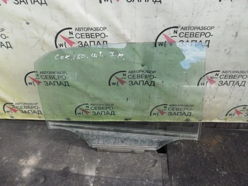 Стекло Toyota Corolla 6811312770 ZRE150 1ZR