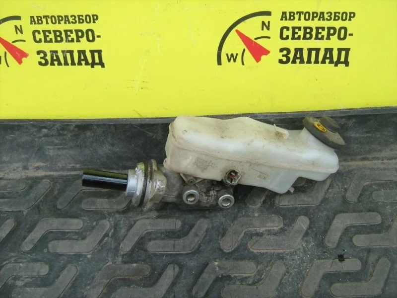 Главный тормозной цилиндр Toyota Corolla 4720112A70 ZRE151 1ZR
