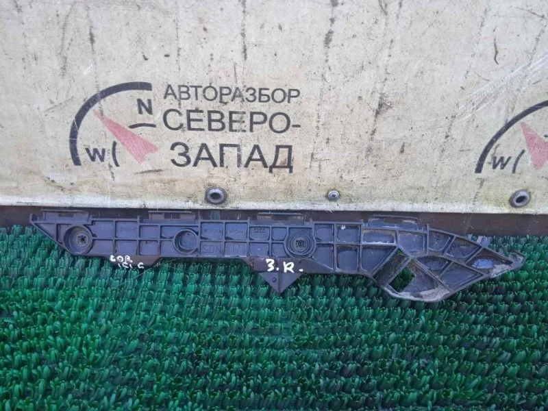 Кронштейн бампера Toyota Corolla 5215512320 ZRE151 1ZR, правый