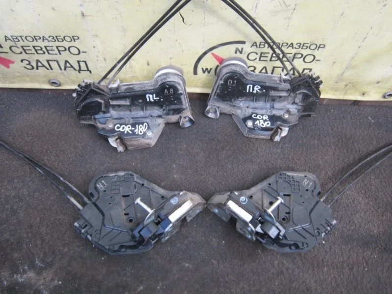 Замок Toyota Corolla 2012 6903002520 ZRE181 1ZR, передний правый