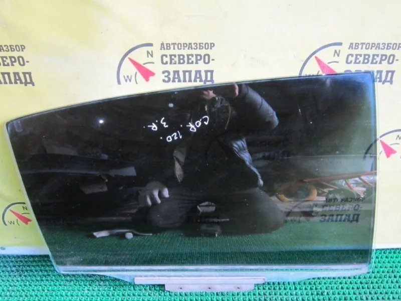 Стекло двери Toyota Corolla 6810313340 ZZE121 3ZZ, заднее правое