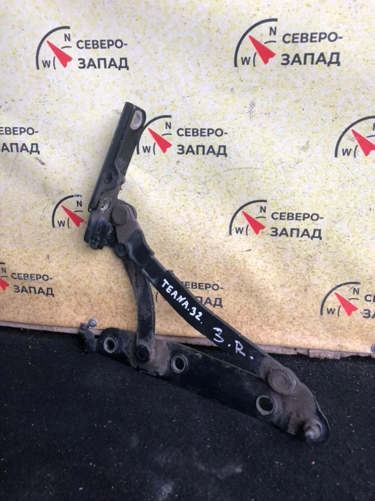 Петля багажника Nissan Teana 2011 84400JN00A J32 VQ35DE, правая