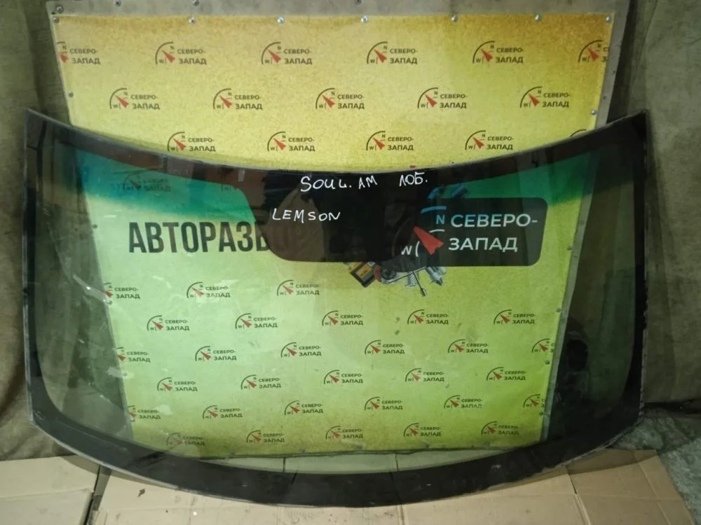 Стекло лобовое Kia Soul 2010 861102K000 AM D4FB