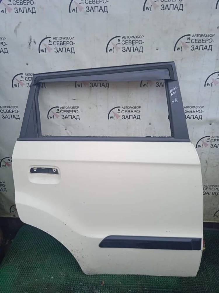 Дверь Kia Soul 2010 770042K060 AM D4FB, задняя правая