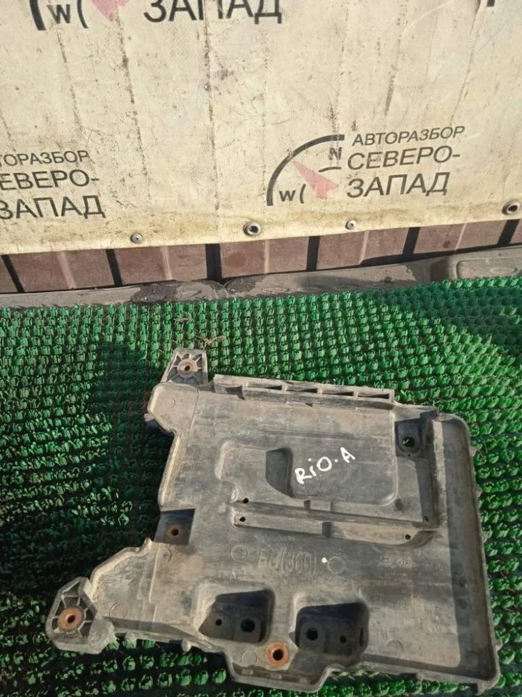 Площадка акб Kia Rio 2013 371501R360 QB G4FA
