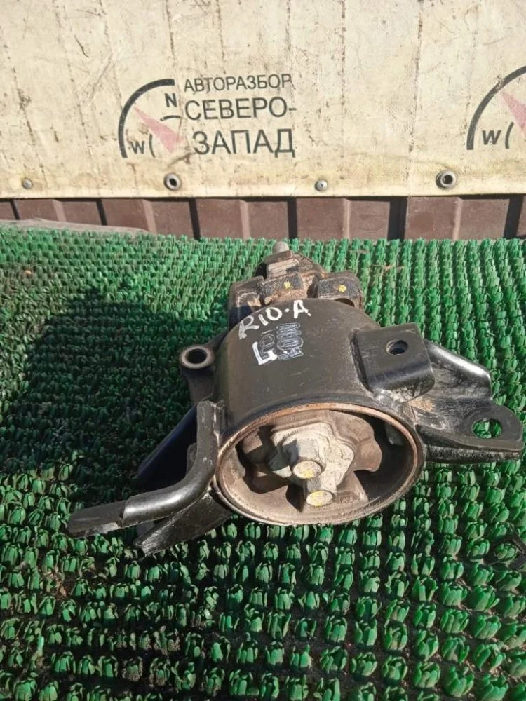 Подушка двигателя Kia Rio 2013 218301R000 QB G4FA, левая