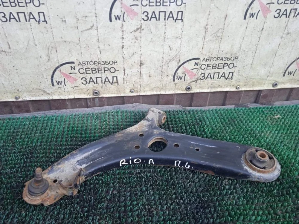 Рычаг подвески Kia Rio 2013 545004L000 QB G4FA, передний левый