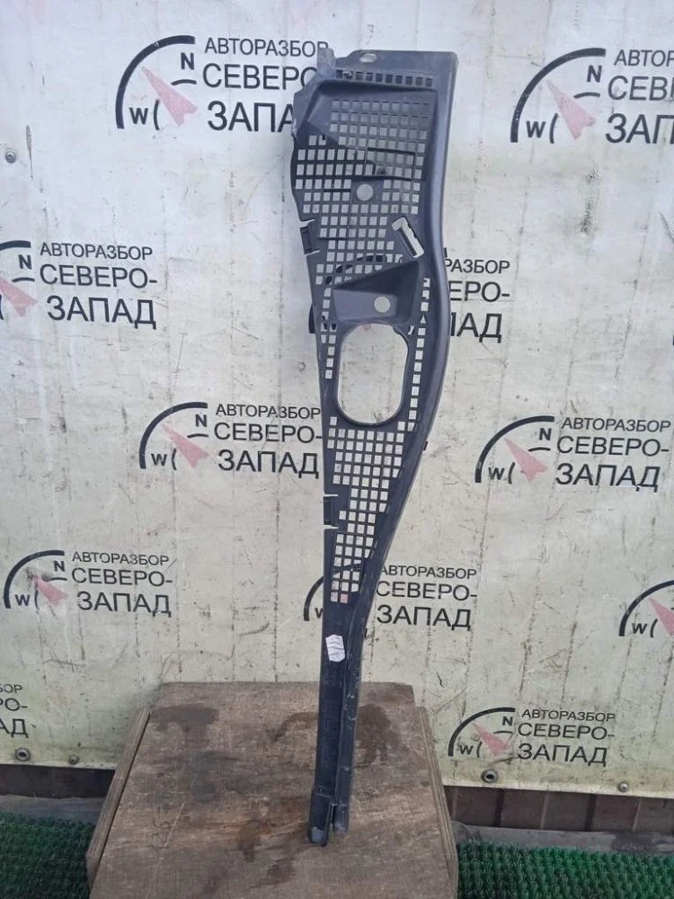 Жабо Renault Duster 2014 6001546859 X79 K4M, правое