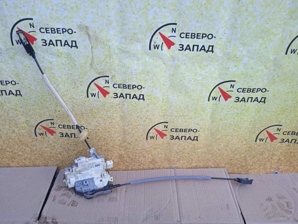 Замок двери Volkswagen Touareg 2011 8J1837016A NF CMTA, передний правый