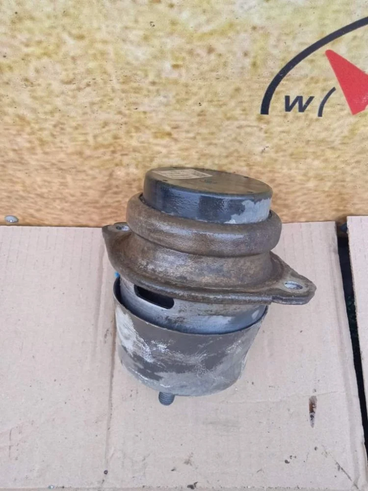 Подушка двигателя Volkswagen Touareg 2011 7P6199131 NF CMTA, левая