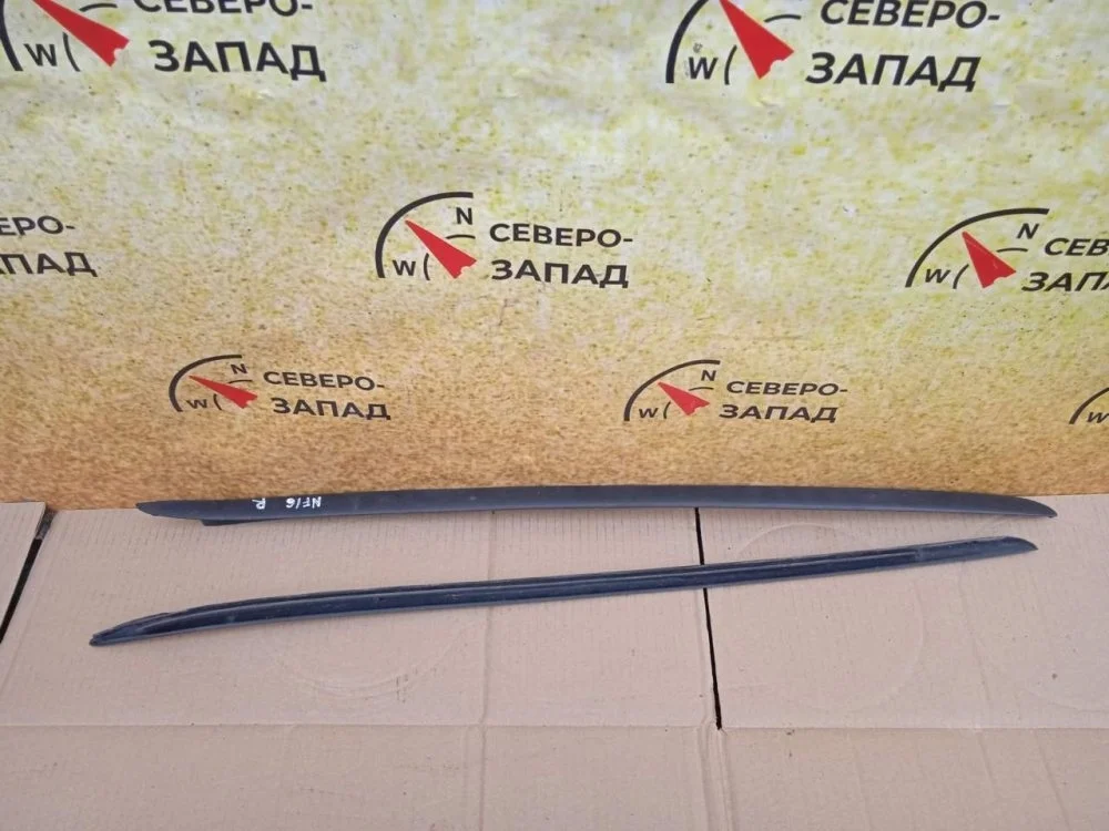 Молдинг лобового стекла Volkswagen Touareg 2011 7P6854328A NF CMTA, правый