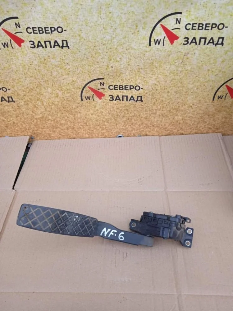 Педаль газа Volkswagen Touareg 2011 7L0723507D NF CMTA
