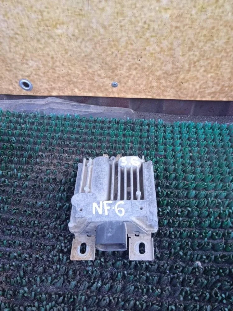 Блок управления топливным насосом Volkswagen Touareg 2011 7P0906093 NF CMTA