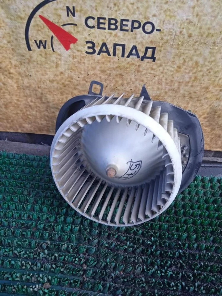 Моторчик печки Volkswagen Touareg 2011 7P0820021B NF CMTA