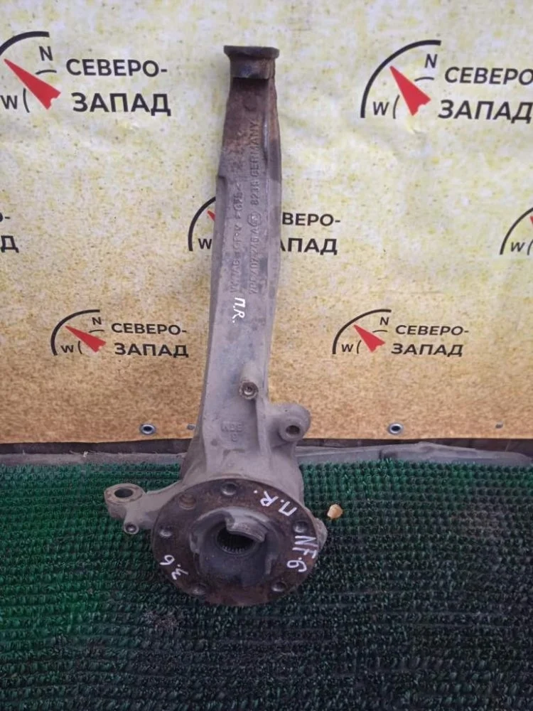 Кулак поворотный Volkswagen Touareg 2011 7P6407246A NF CMTA, передний правый