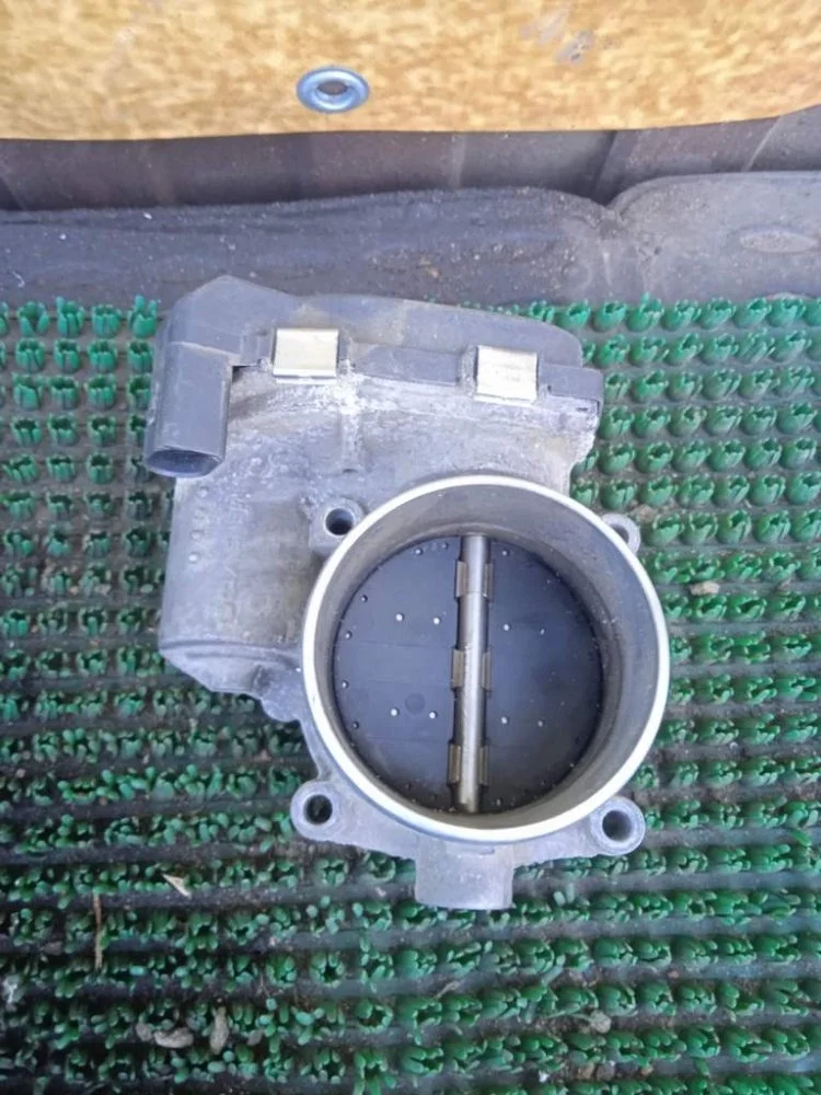 Дроссельная заслонка Volkswagen Touareg 2011 03H133062A NF CMTA