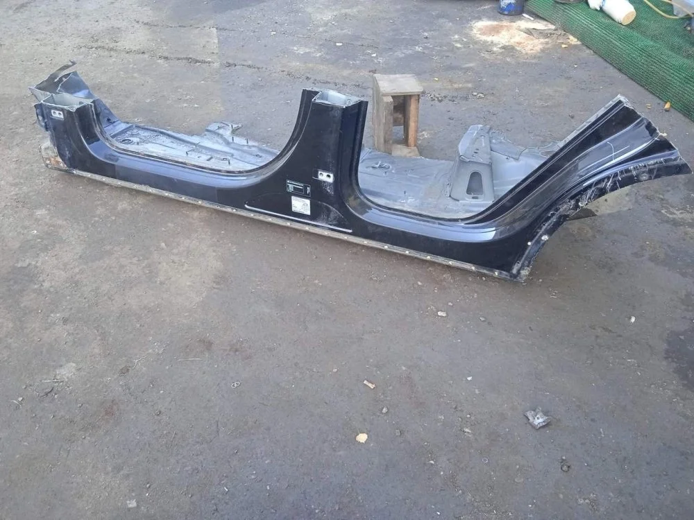 Порог кузова Volkswagen Touareg 2011 7P6809843B NF CMTA, левый