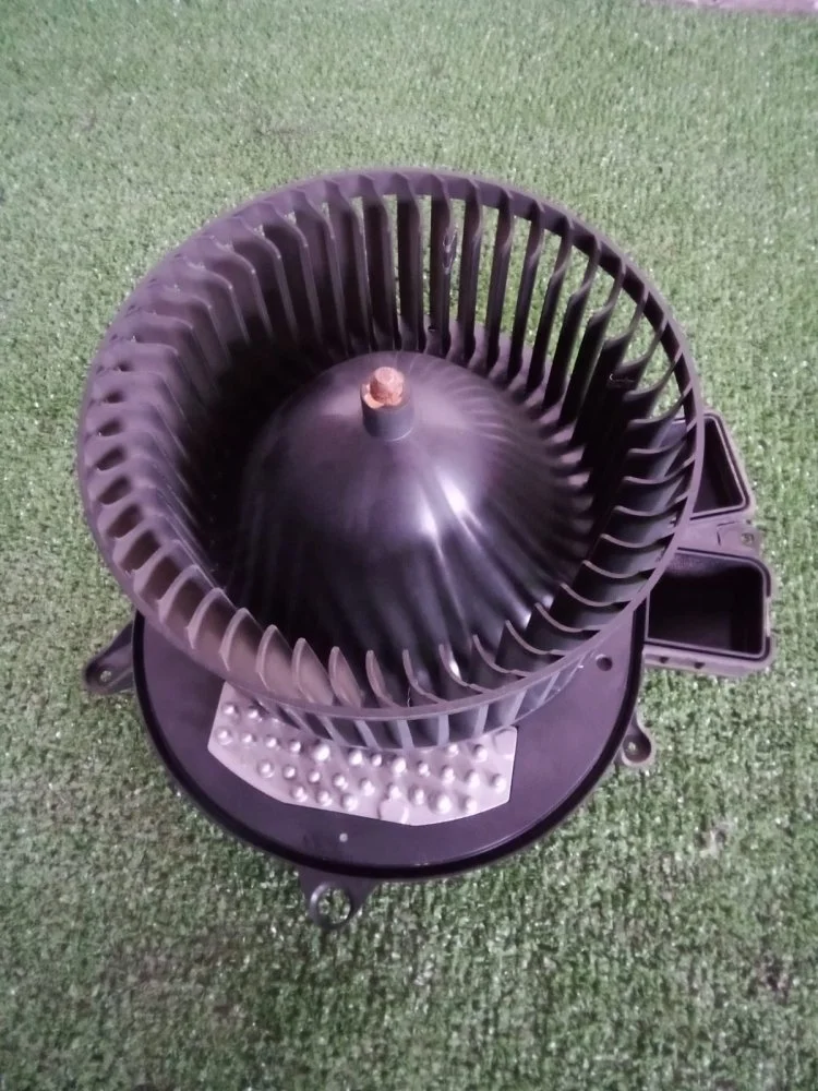 Моторчик печки Mercedes GLS350 Bluetec 2016 A1669066100 166 OM642.826, передний