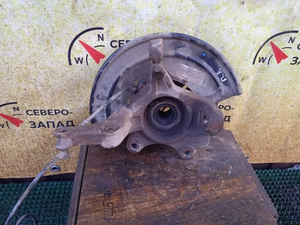 Кулак поворотный Renault Kaptur 2017 8200881916 HHA H4M, передний правый