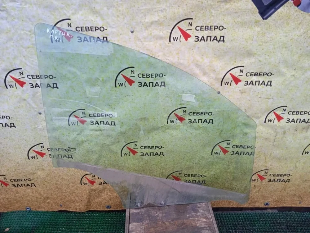 Стекло двери Renault Kaptur 2017 803001742R HHA H4M, переднее правое