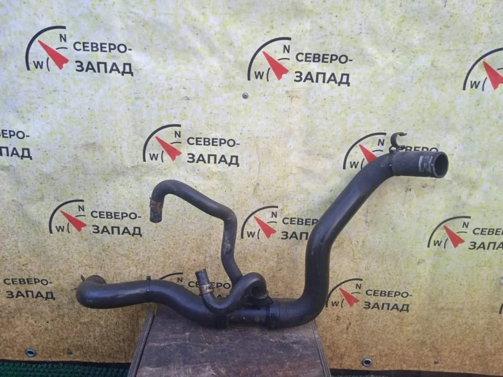 Патрубок системы охлаждения Renault Kaptur 2017 215018390R HHA H4M