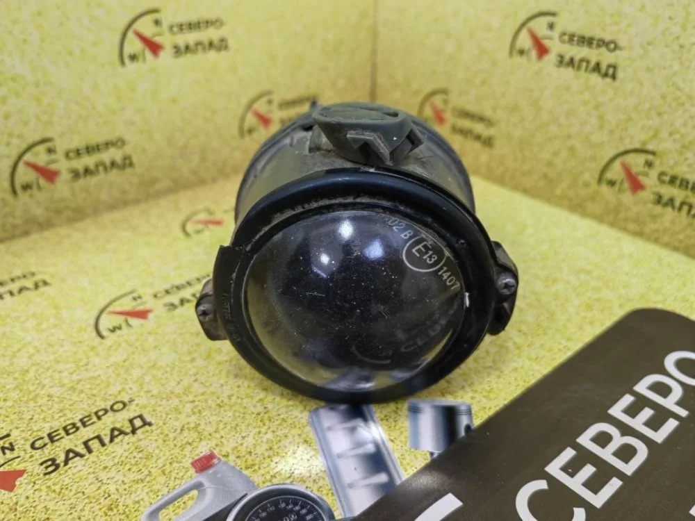 Фара противотуманная Lexus RX400 2006 8122148040 MHU38 3MZ, левая