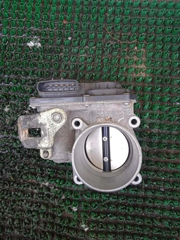 Дроссельная заслонка Mazda 3 2013 PE0113640B BM 2.0