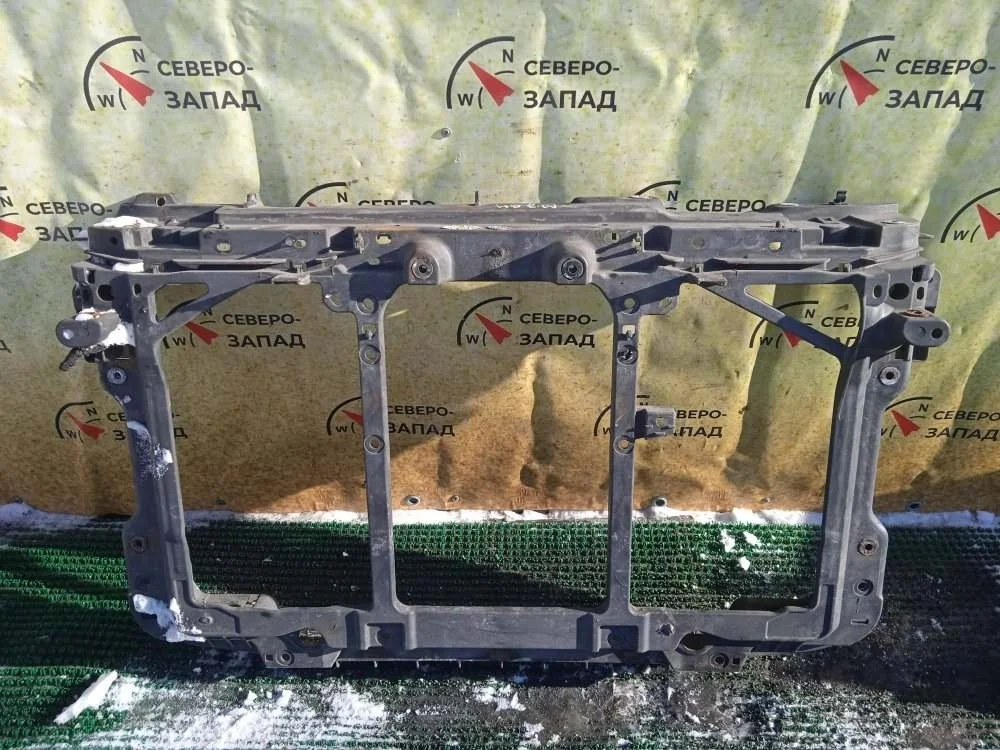 Панель передняя (телевизор) Mazda 3 2013 GHR553110B BM 2.0