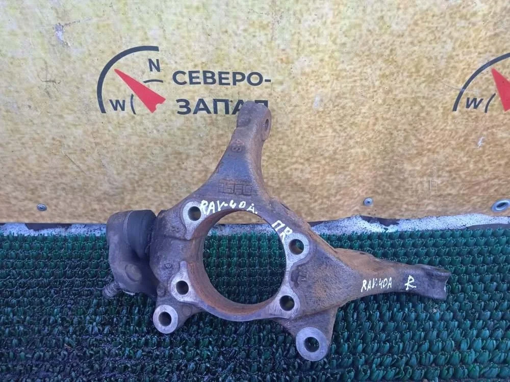Кулак поворотный Toyota Rav4 2017 4321142081 WWA42 2WW (2.0 TD), передний правый