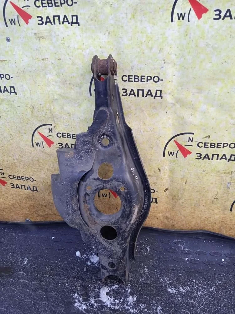 Рычаг поперечный Toyota Rav4 2017 4873042040 WWA42 2WW (2.0 TD), задний правый