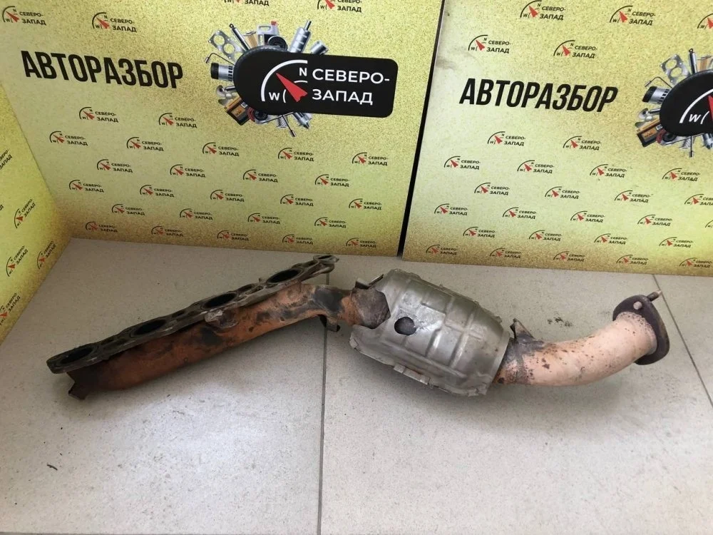 Коллектор выпускной с катализатором Lexus Lx570 2017 1714038020 URJ201 3URFE, правый