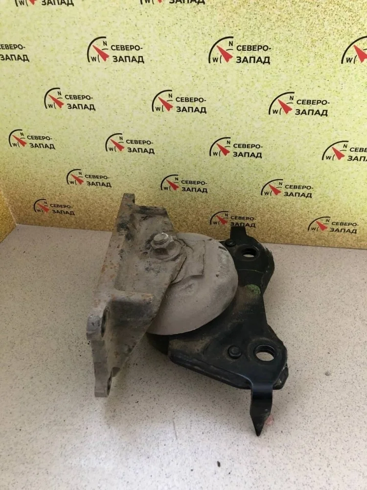 Подушка двигателя Lexus LX570 2017 1236238010 URJ201 3URFE, левая