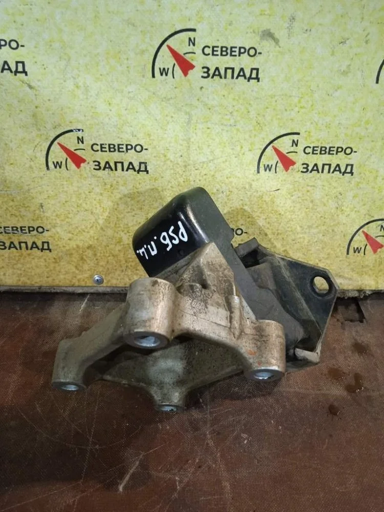 Подушка двигателя Mitsubishi Pajero Sport 2009 MR992670 KH6W 6B31